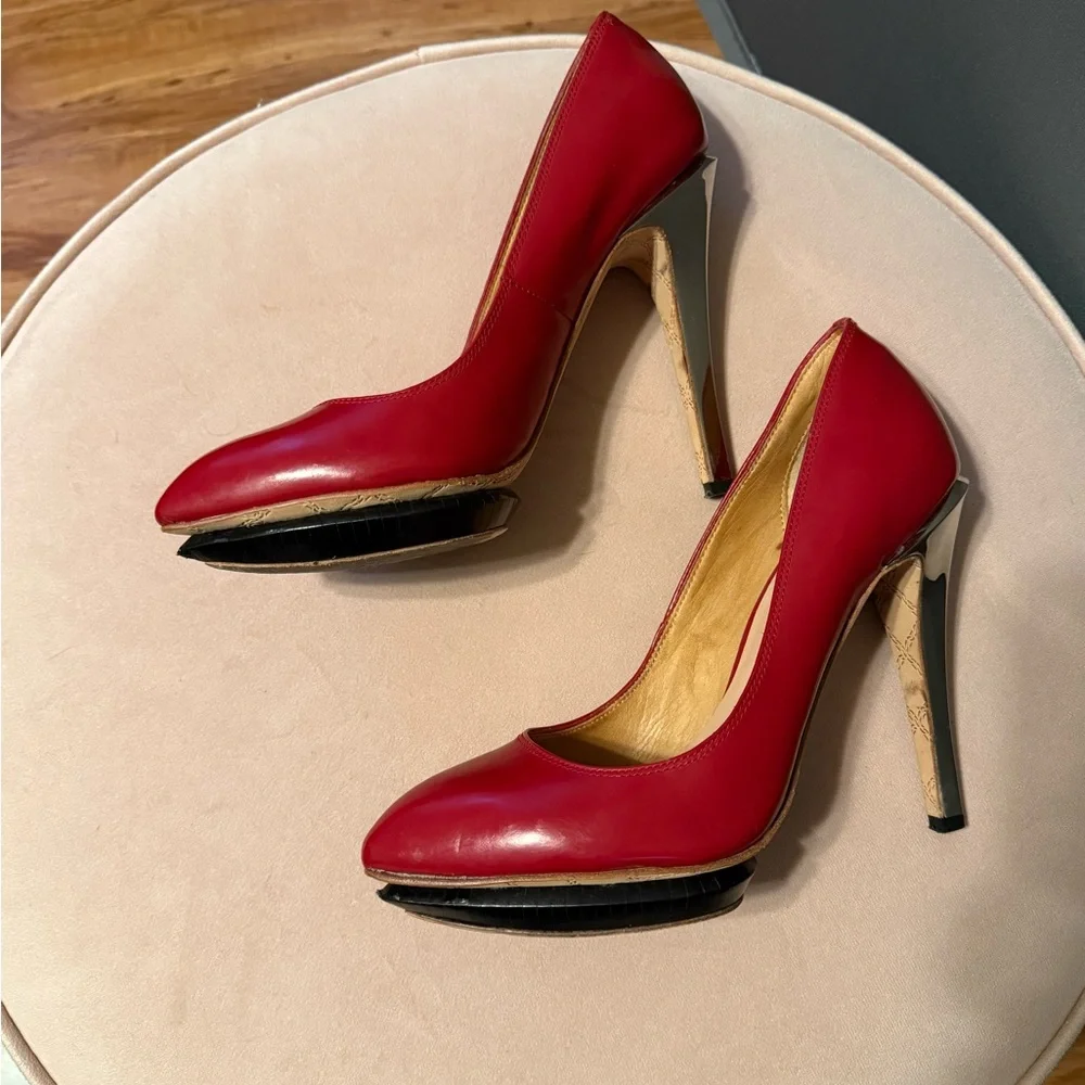 L.A.M.B Red Leather High Heel Platform Pump Shoes. Size 7 - Picture 2 of 6